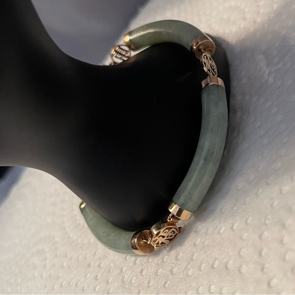 14k Solid Gold and Green Jade Bracelet - Picture 6 of 15